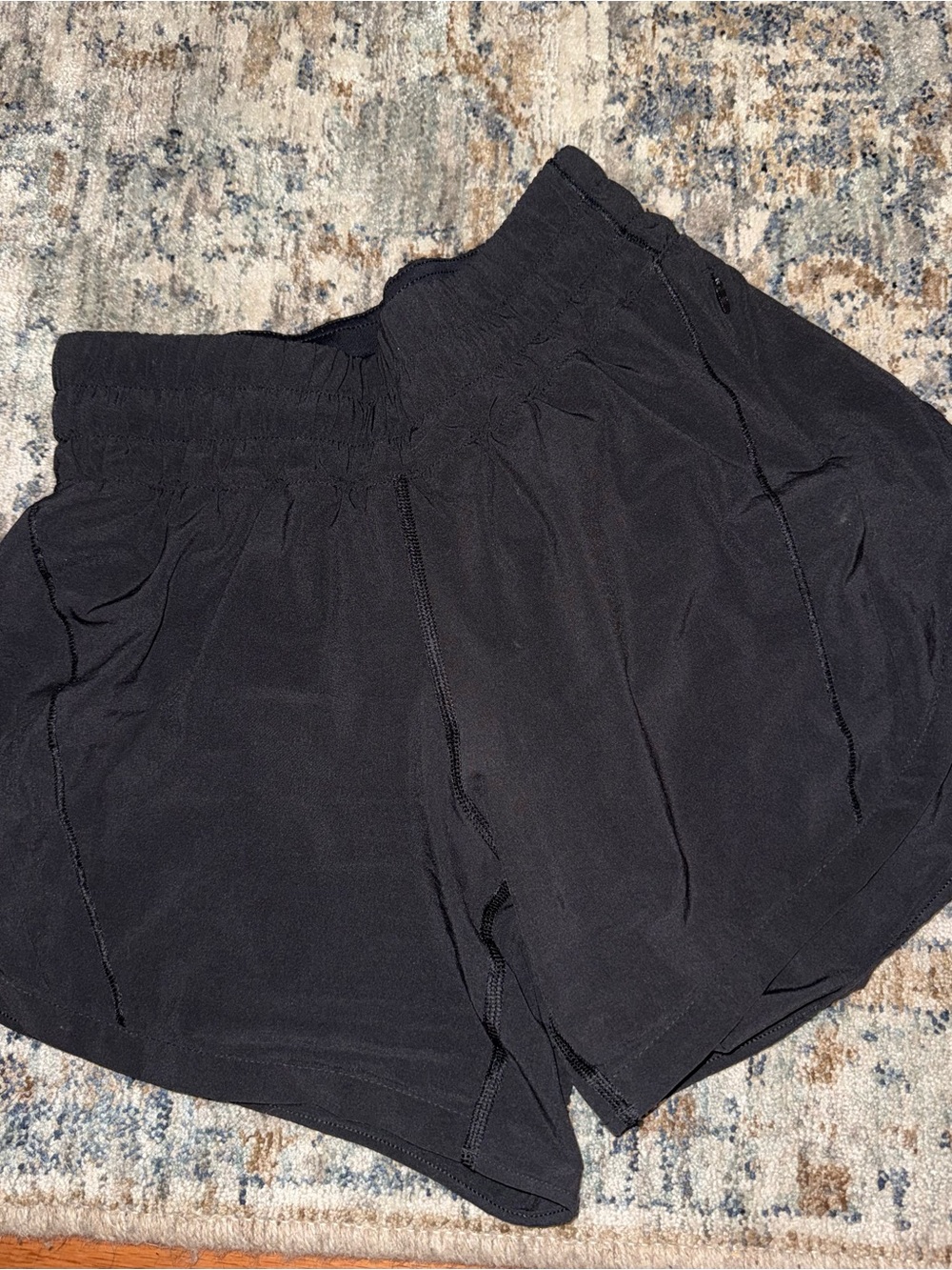 Lululemon high rise track that shorts